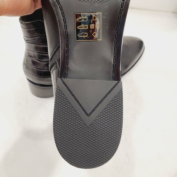 NEW Aldo Black Ankle Boot - Picture 6 of 6